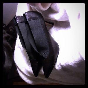 Manolo Blahnik Black Pumps